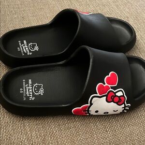 Hello Kitty Kids Black Slippers with Red Hearts